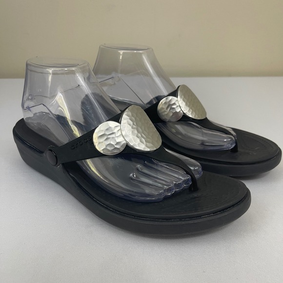 CROCS Shoes - Crocs Sanrah Womens 10 Black Hammered Circle Medallion Thong Sandals Flip‎ Flops